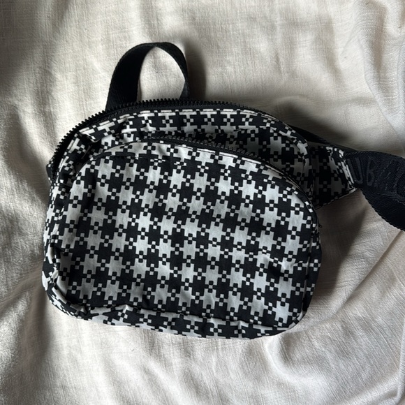 Baggu Fanny Pack - Picture 2 of 3